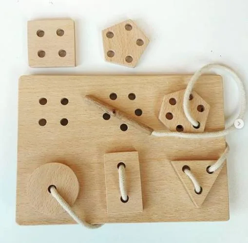 Montessori İp Geçir Dikilebilen Geometrik Şekiller Ahşap Oyunu